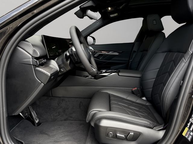 Foto Nummer 9: BMW 550e xDrive