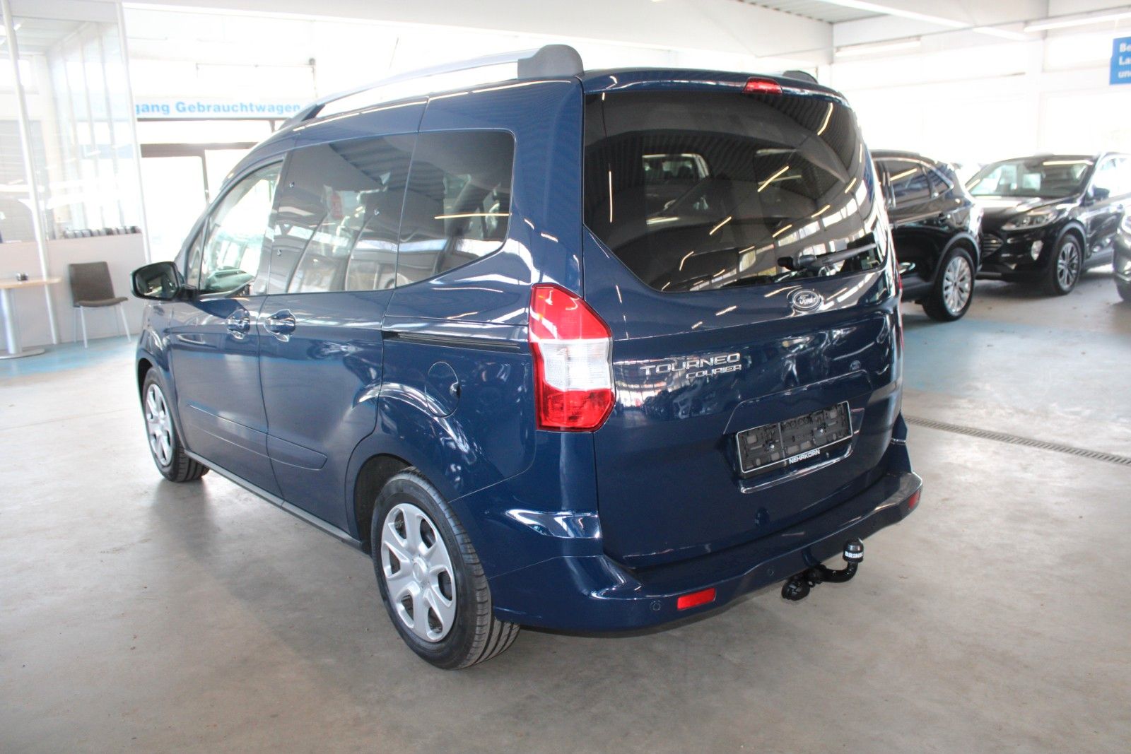 Fahrzeugabbildung Ford Tourneo Courier 1.5 TDCi Trend AHK KLIMA WinterP