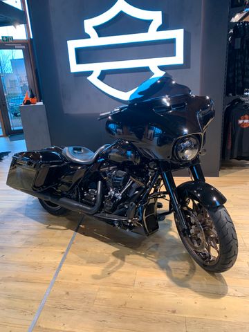 Harley-Davidson Street Glide 117 FLHXST CVO Heck viel Zubehör