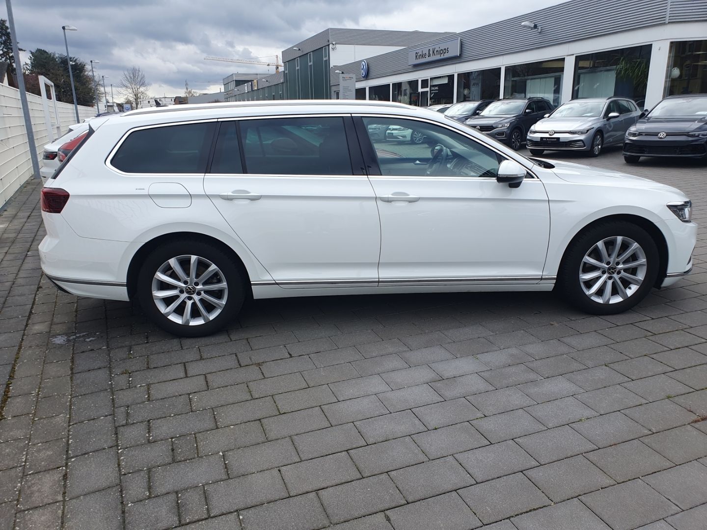 Volkswagen Passat Variant Elegance 2.0 TDI AHK-klappbar Nav foto 12