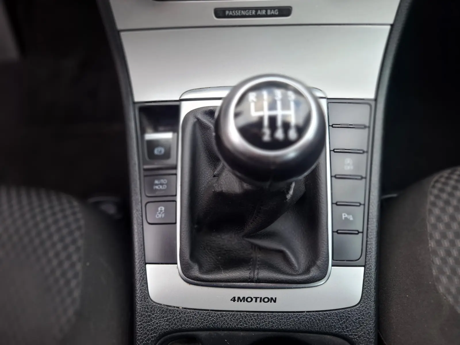 Volkswagen Passat 2011 — photo 15