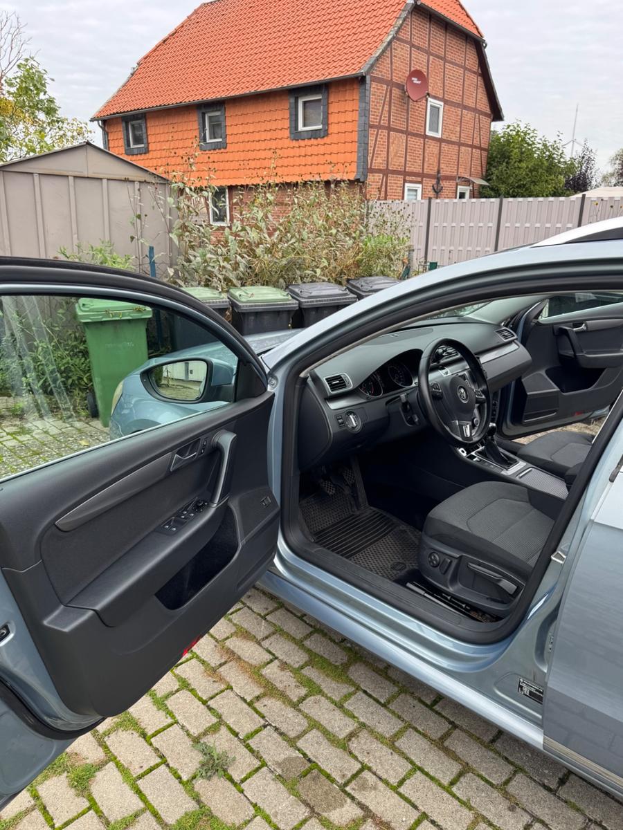 Volkswagen Passat 2011 — photo 15