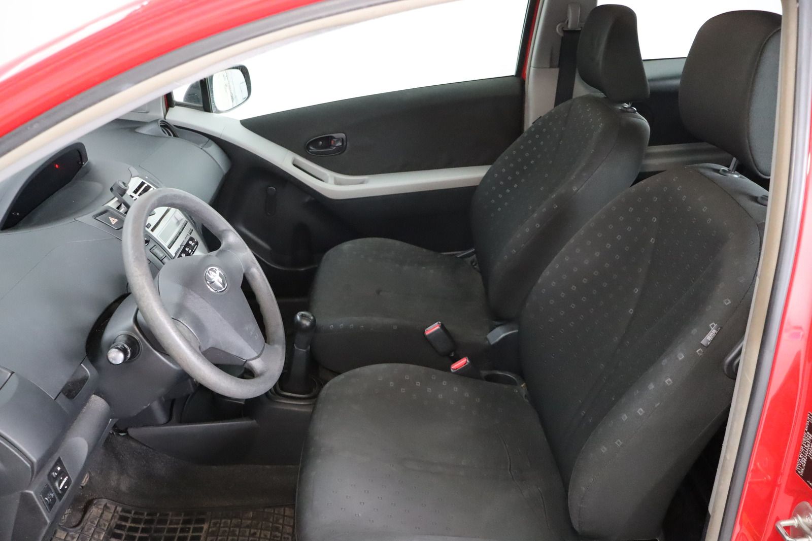 Fahrzeugabbildung Toyota Yaris 1.0-l-VVT-i * HU/AU bis 03.2026 *