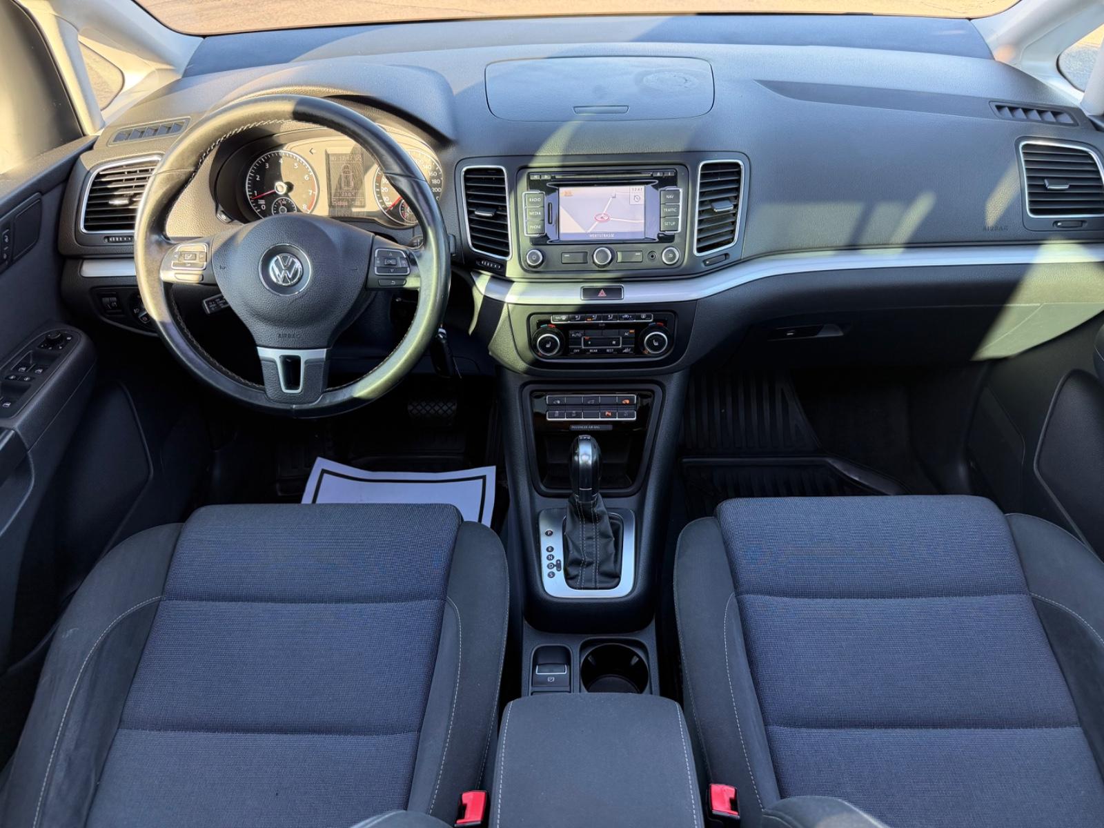 Volkswagen Sharan 2012 — photo 9