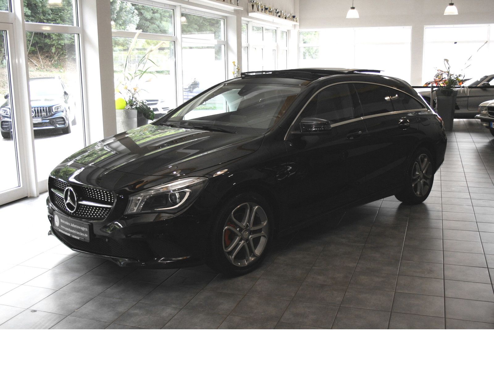 Fahrzeugabbildung Mercedes-Benz CLA 200 Shooting Brake CDI *Pano-Dach*AHK*Xenon*