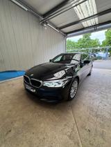 BMW520d   Sport Line .PANO.Leder.AHK.HK.EL.AC.HU - BMW 520 in Bonn