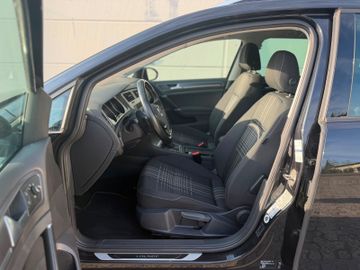 Volkswagen Golf - 12