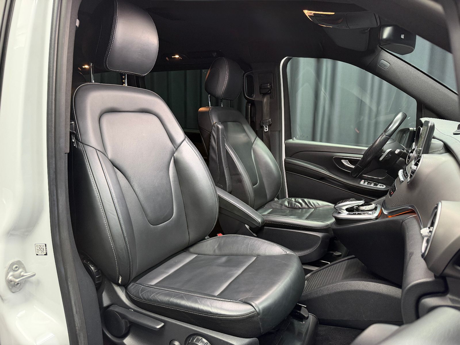 Fahrzeugabbildung Mercedes-Benz V250d NIGHT EDITION 4MATIC lang AMG-LINE|360°|