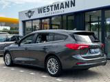 Ford Focus Turnier Titanium/B&O/1.HAND/KAMERA/AUTOMAT - Ford Focus Gebrauchtwagen in Bielefeld