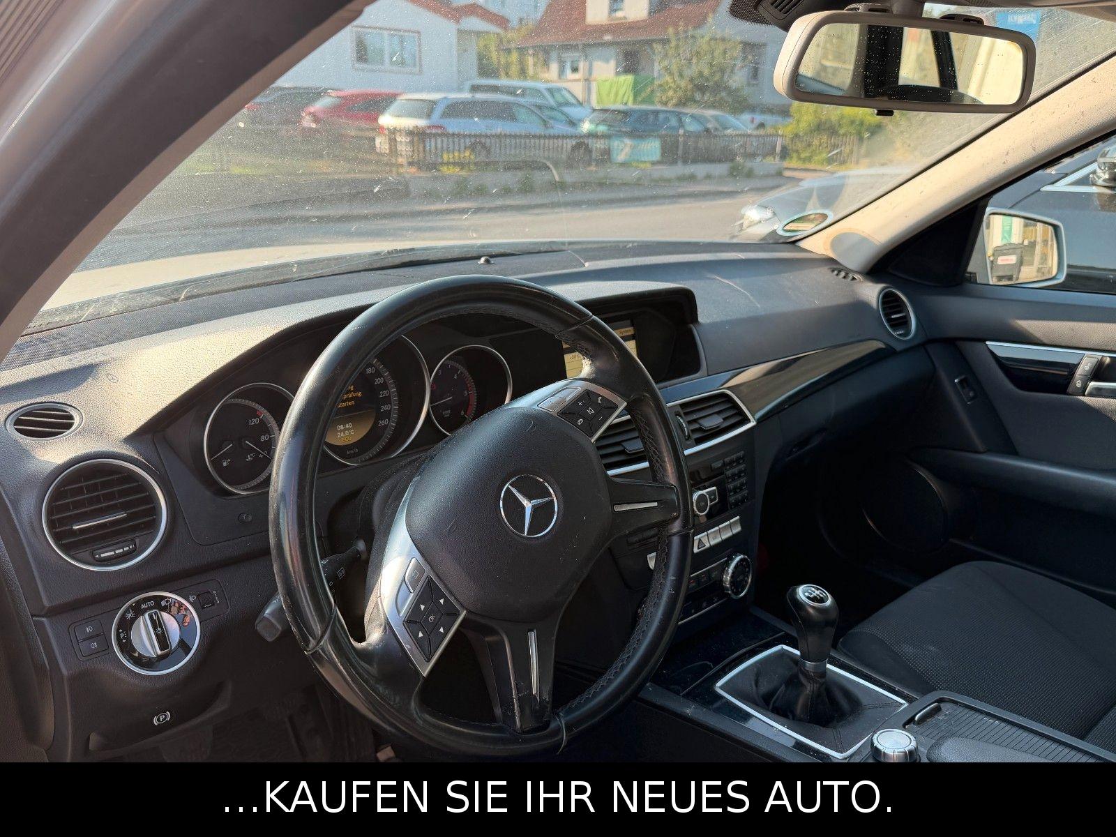 Mercedes-Benz C200 2012 — photo 8