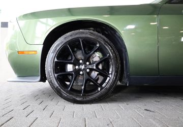 Dodge Challenger - 4