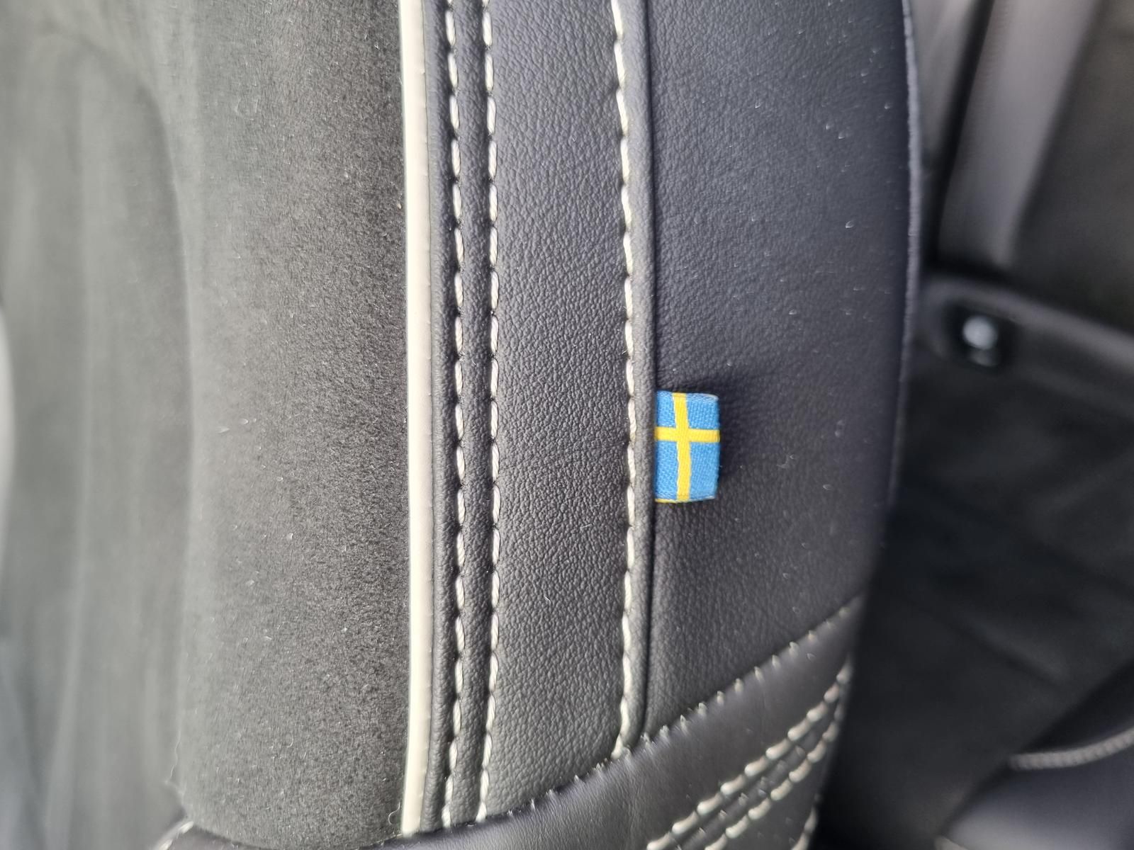 Fahrzeugabbildung Volvo XC40 T4 Recharge R-Design 'AHK, Panoramadach'