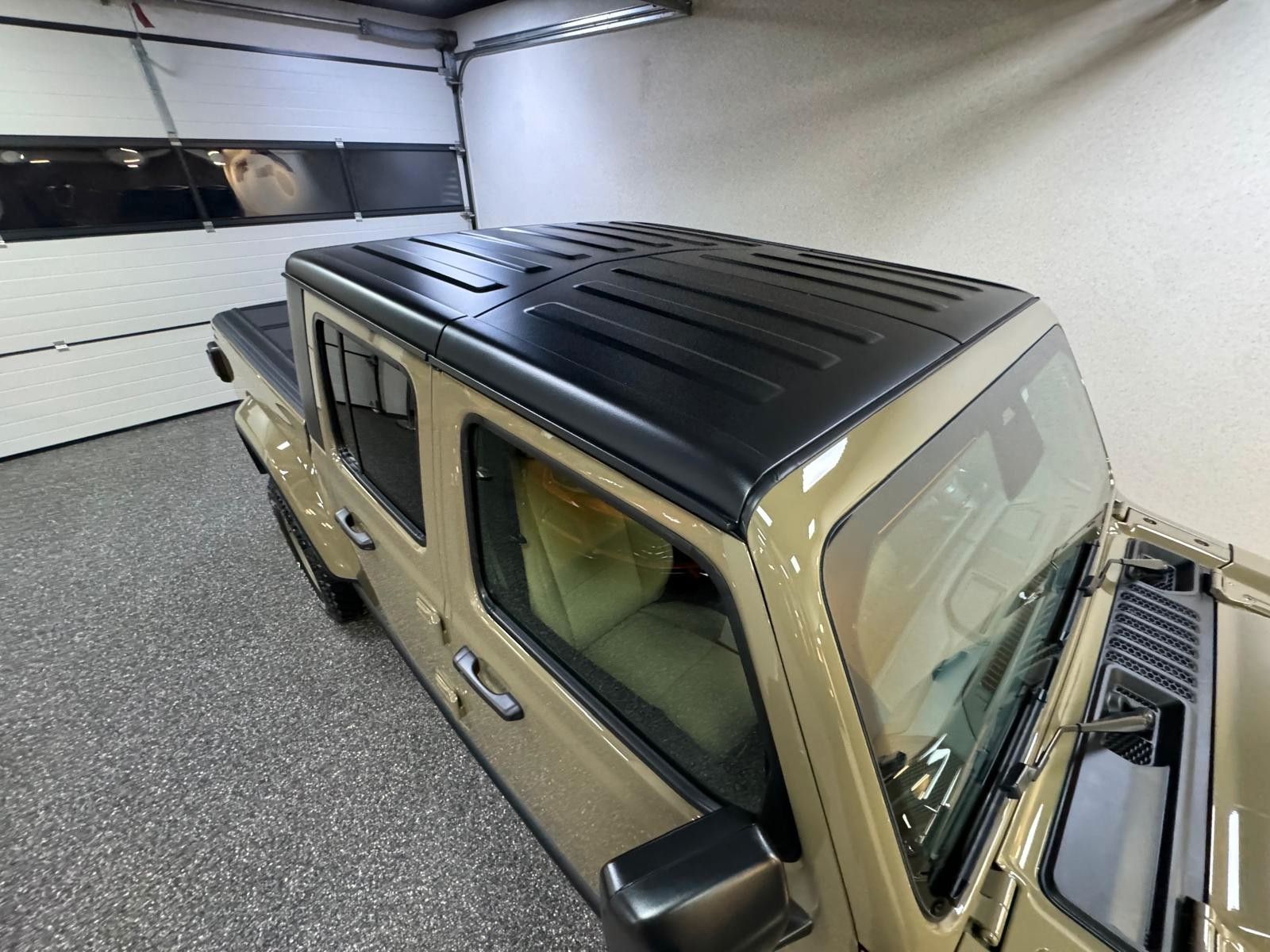 Fahrzeugabbildung Jeep GLADIATOR WILLYS '41 ED. 3.6L-V6 HARDTOP-SOFTTOP