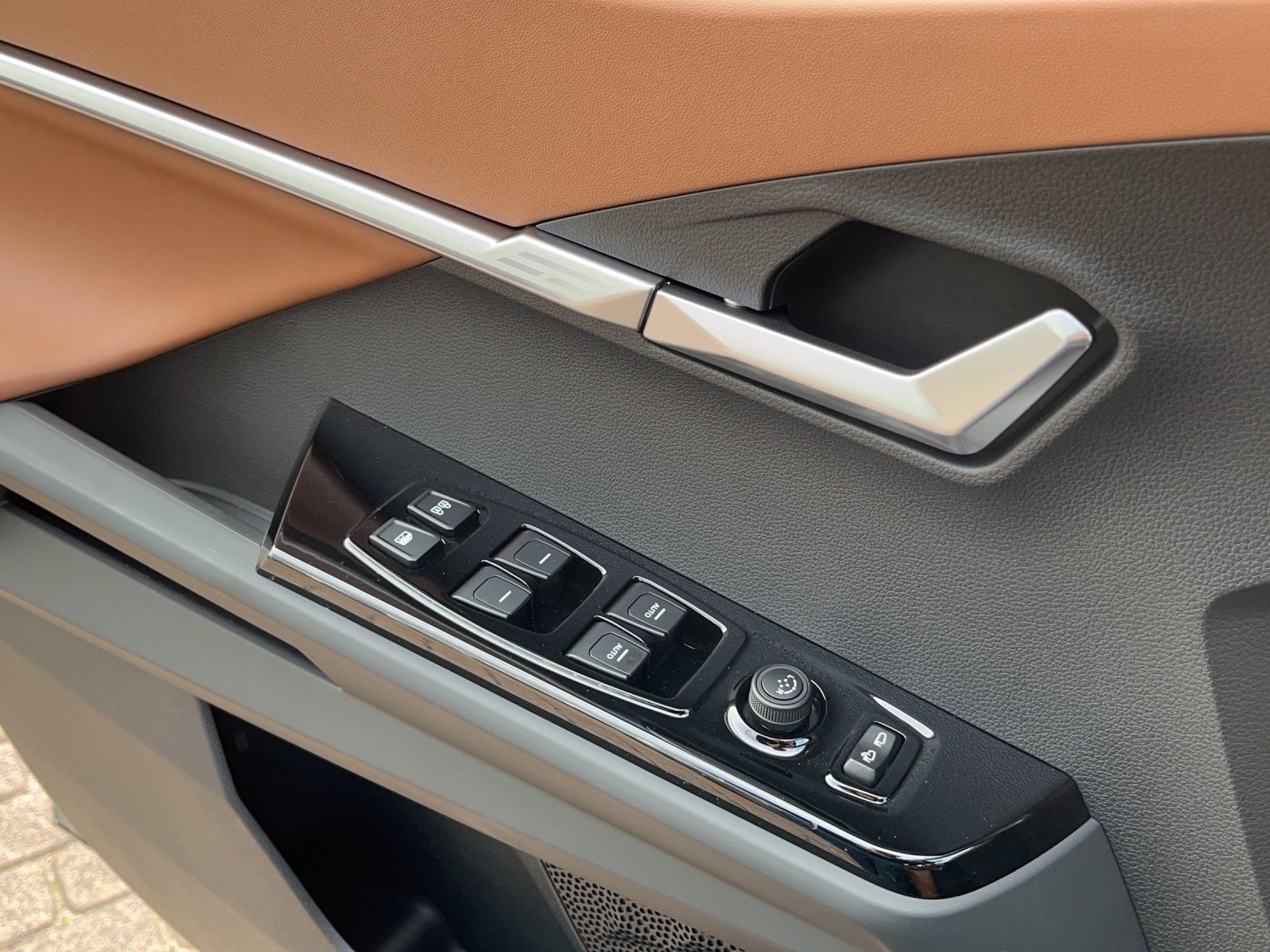 Fahrzeugabbildung Ssangyong Torres 1.5 T-GDI Aut. FOREST EDITION/CAM/LED/ACC