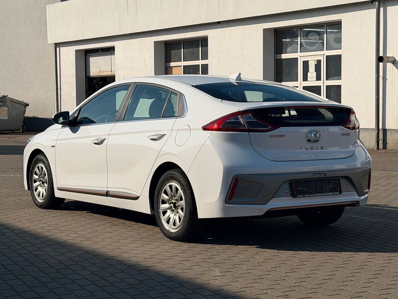 Fahrzeugabbildung Hyundai IONIQ EV Premium *Schiebedach*Totwinkel*ACC*LED*