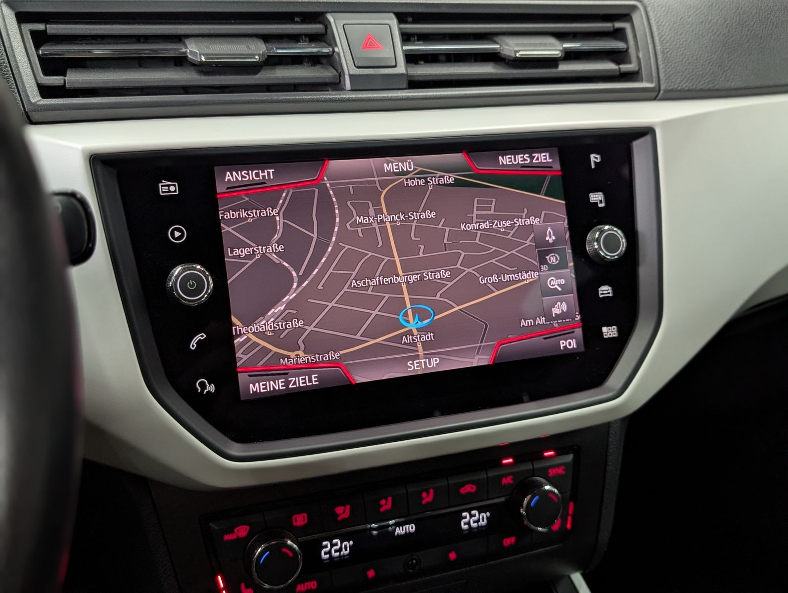 Fahrzeugabbildung SEAT Arona Xcellence FULL-LINK LED KESSY SHZ TEMP ALU