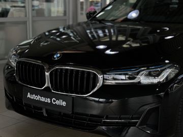 Fahrzeugabbildung BMW 530e xDr Tuor AHK Pano ACC HUD D/K Laserlicht