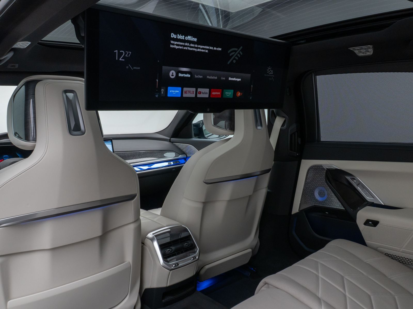 Fahrzeugabbildung BMW M760e Sky Lounge B&W Fond Ent M-Performance Voll