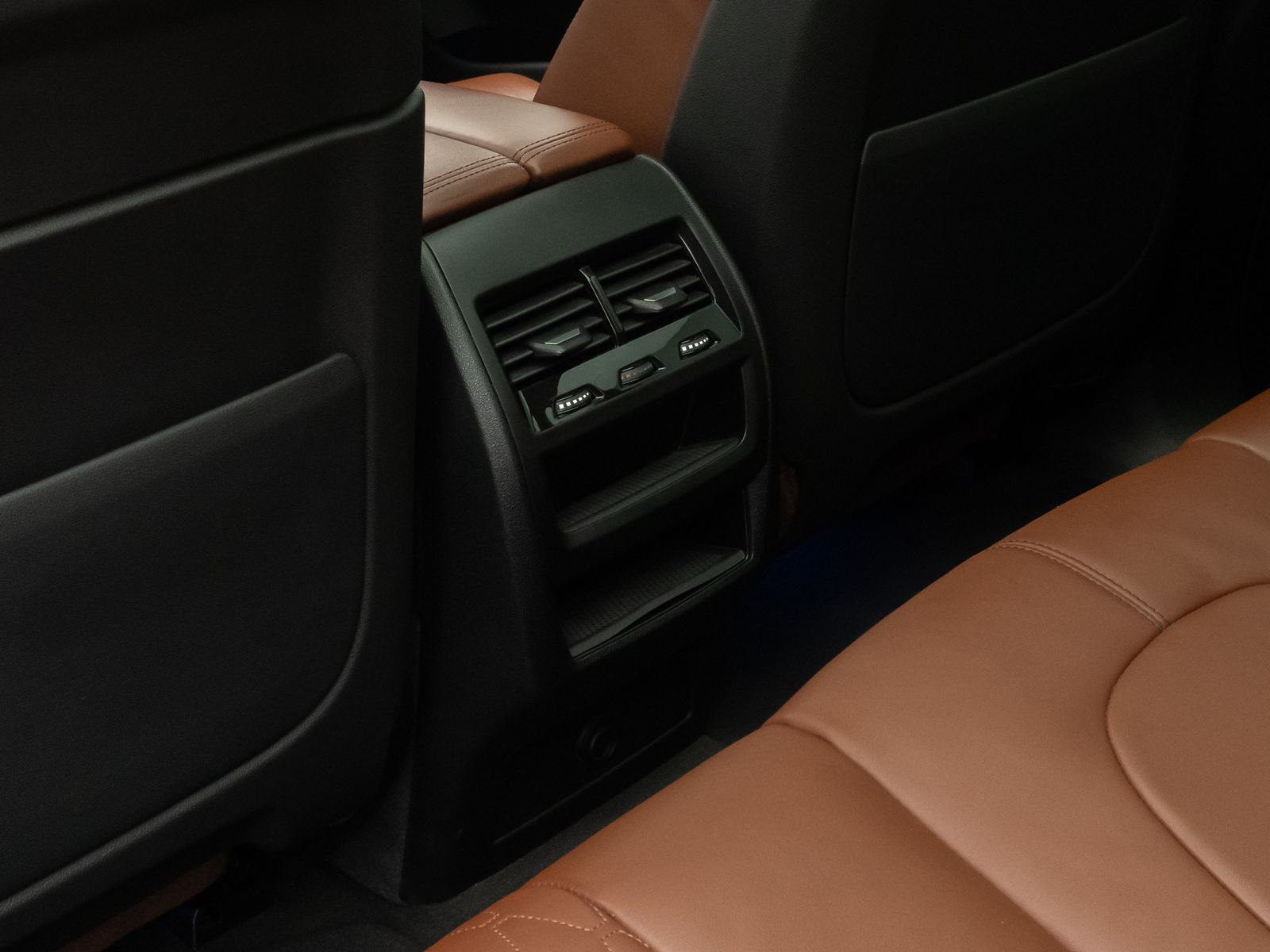 Fahrzeugabbildung BMW X5 xD40d M Sport 360° Laser DAB H/K HUD Panorama