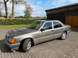 Mercedes-Benz 220 - Mercedes-Benz 220 aus 1993