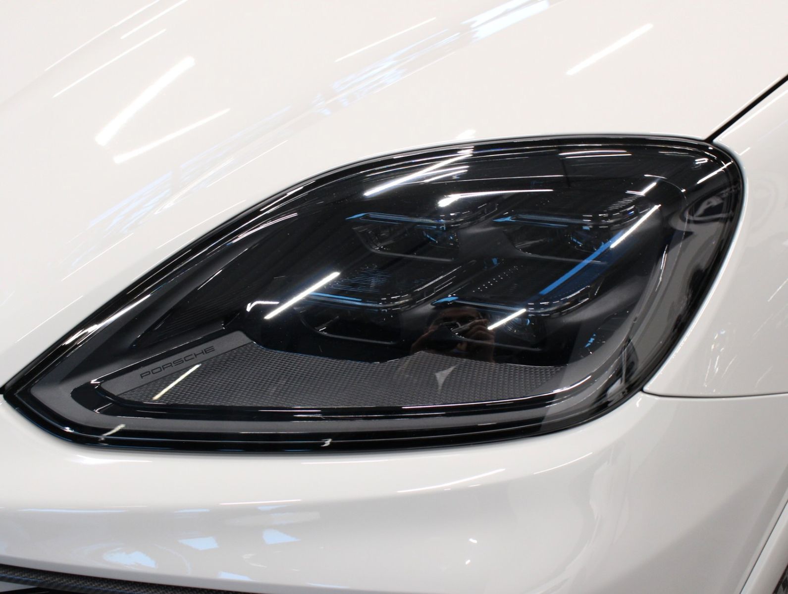 Fahrzeugabbildung Porsche Cayenne S Coupé Leichtbau-Sport-Paket Carbon