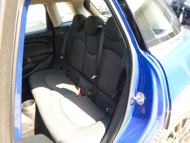 Fahrzeugabbildung MINI Cooper 1,5 >5-türig/NAV/PDC/40.850KM<