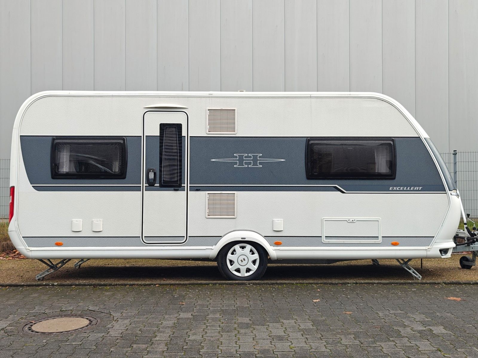 Fahrzeugabbildung Hobby Excellent 540 UFe - Fahrradträger, TV, 1.750kg -