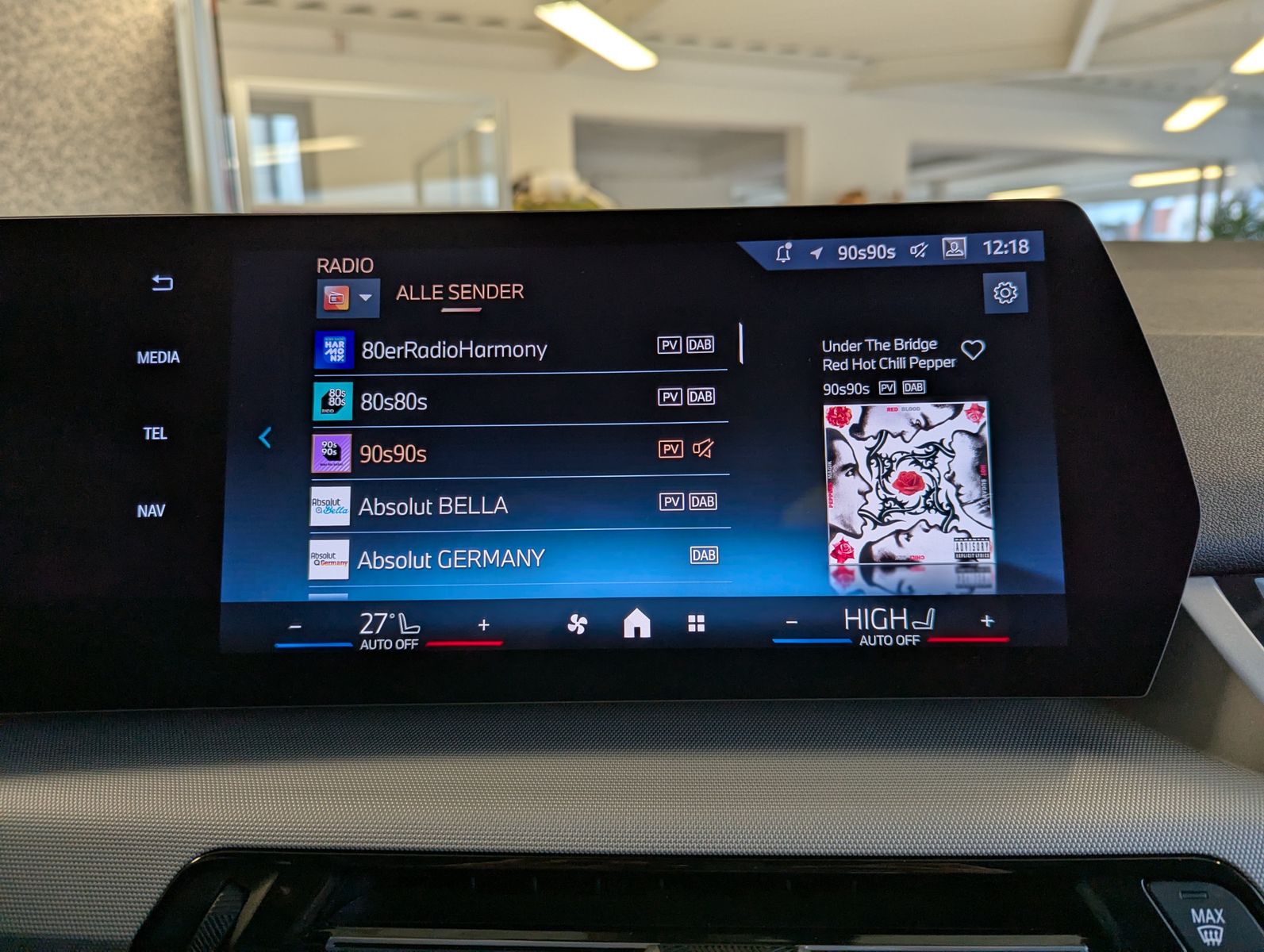 BMW 218 Active Tourer d Panoramadach Kamera AHK - Image 32