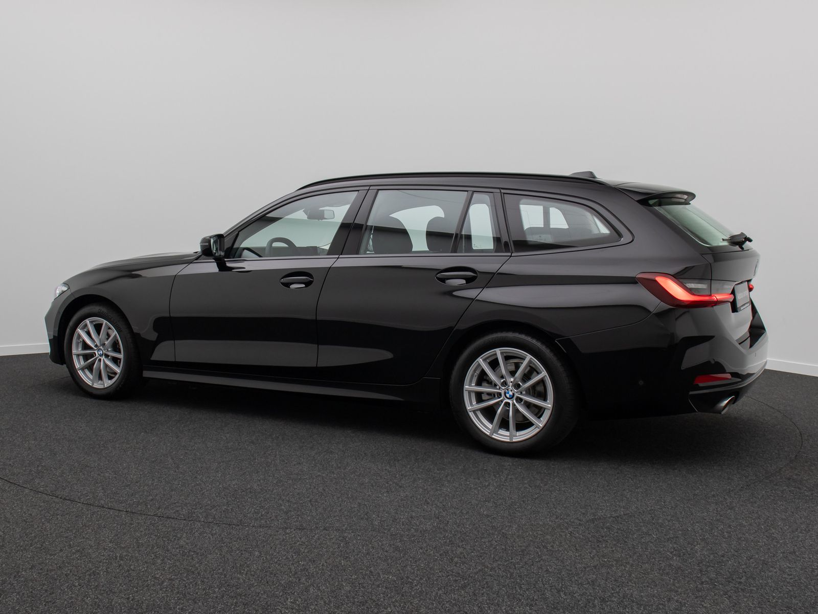 Fahrzeugabbildung BMW 318i Kamera DAB CockPit+ Widscreen Alarm LED