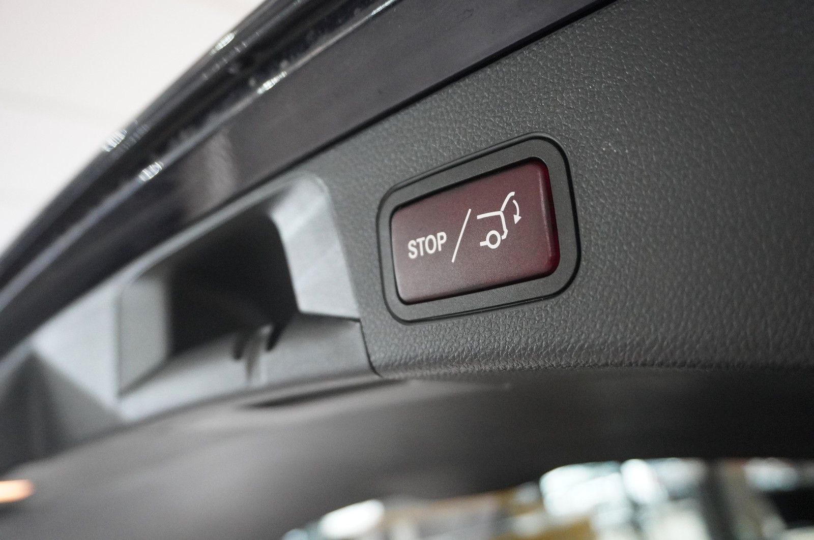 Fahrzeugabbildung Mercedes-Benz C 200 T AMG LINE 9G-TRONIC NAVI/LED/PANO./SPORT