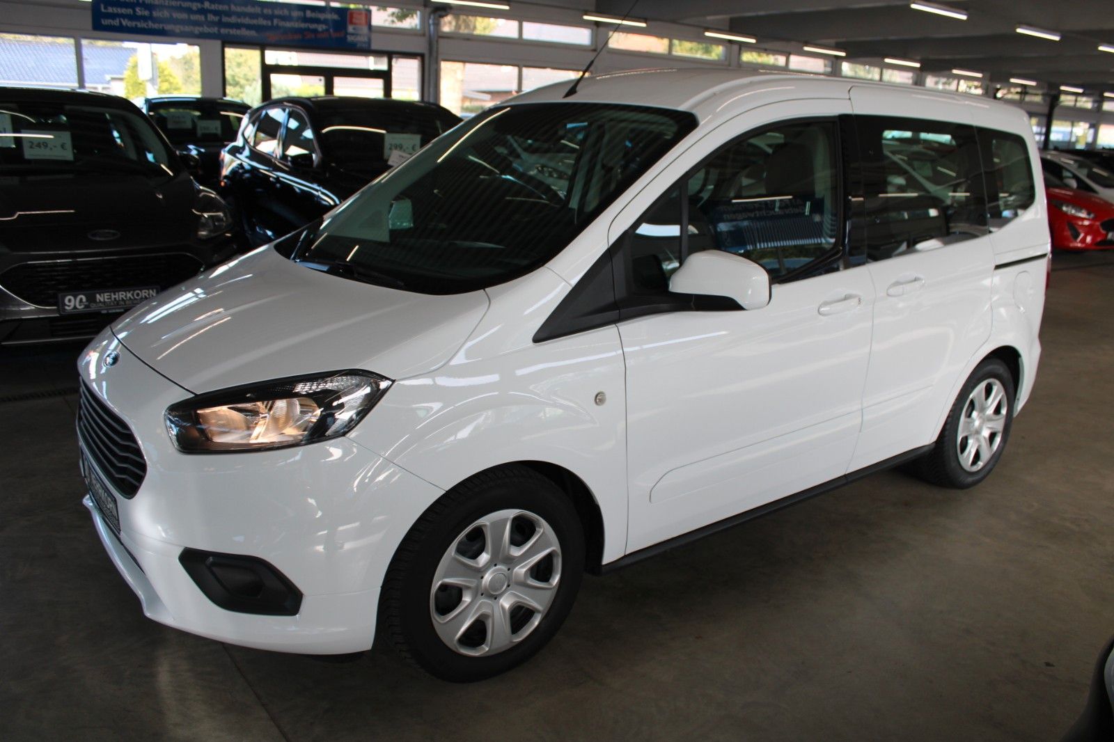 Fahrzeugabbildung Ford Tourneo Courier 1.5 TDCi Trend AHK KLIMA WinterP