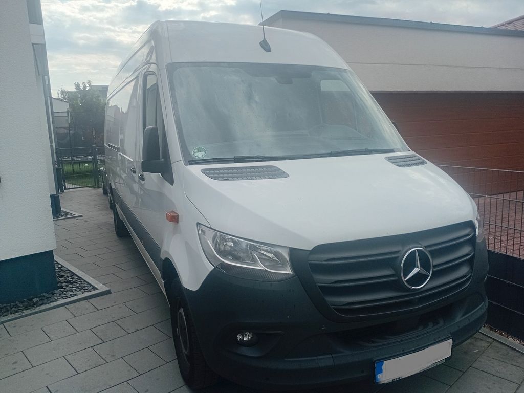 Image of Mercedes-Benz Sprinter