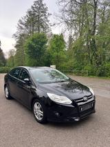 Ford Focus Lim.Trend 2.0Tdci HU06.26/Automatik/PDC - Ford Focus aus 2011: 2.0