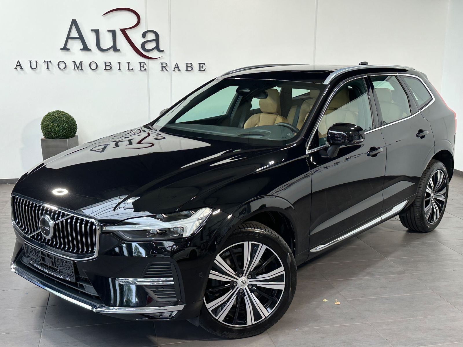 Fahrzeugabbildung Volvo XC60 B5 B AWD Ultimate Bright NAV+LED+PANO+AHK