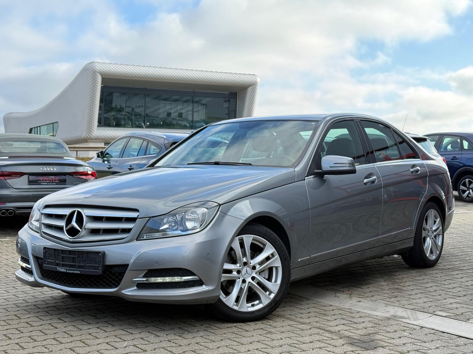 Mercedes-Benz C 250 CGI Avantgarde/Navi/SHZ/Klima/Teilleder
