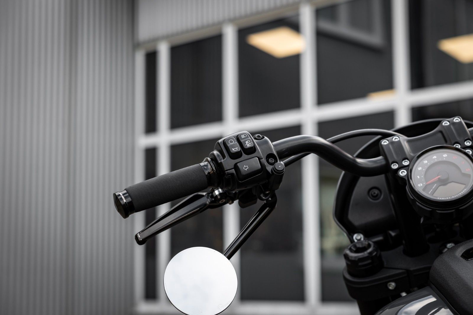 Fahrzeugabbildung Harley-Davidson FXLRS LOW RIDER S 117 CUI - JEKILL&HYDE -