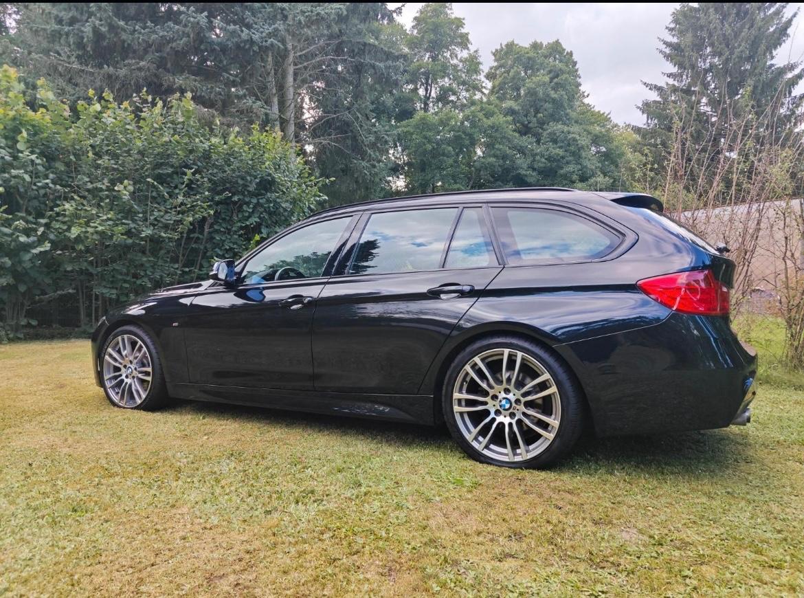BMW 328i Touring -
