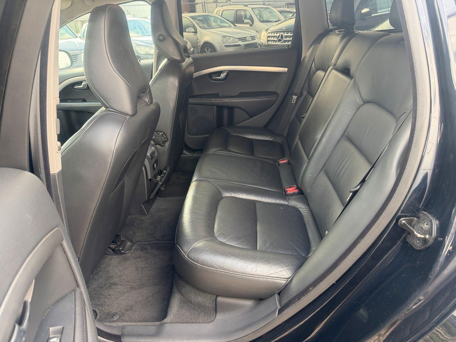 Volvo V70 2011 — photo 9