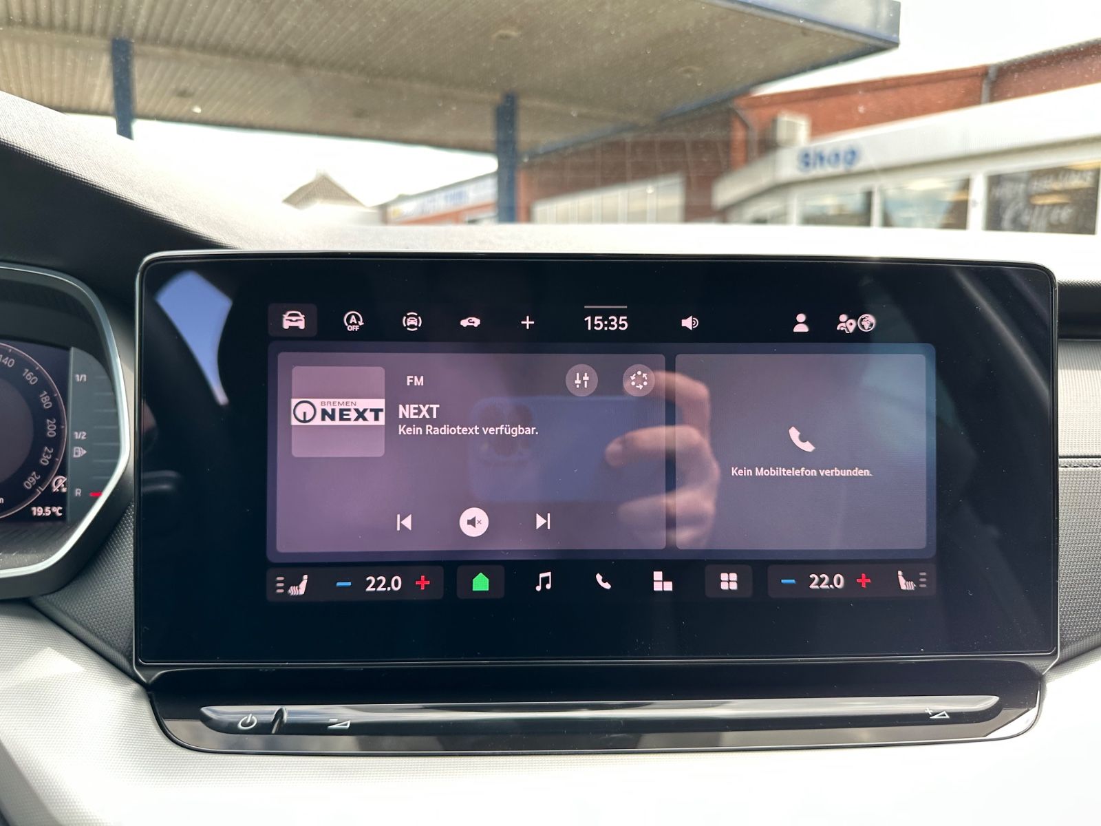 Fahrzeugabbildung SKODA Octavia Combi 1.5 TSI Selection DSG ACC/AHK/LED