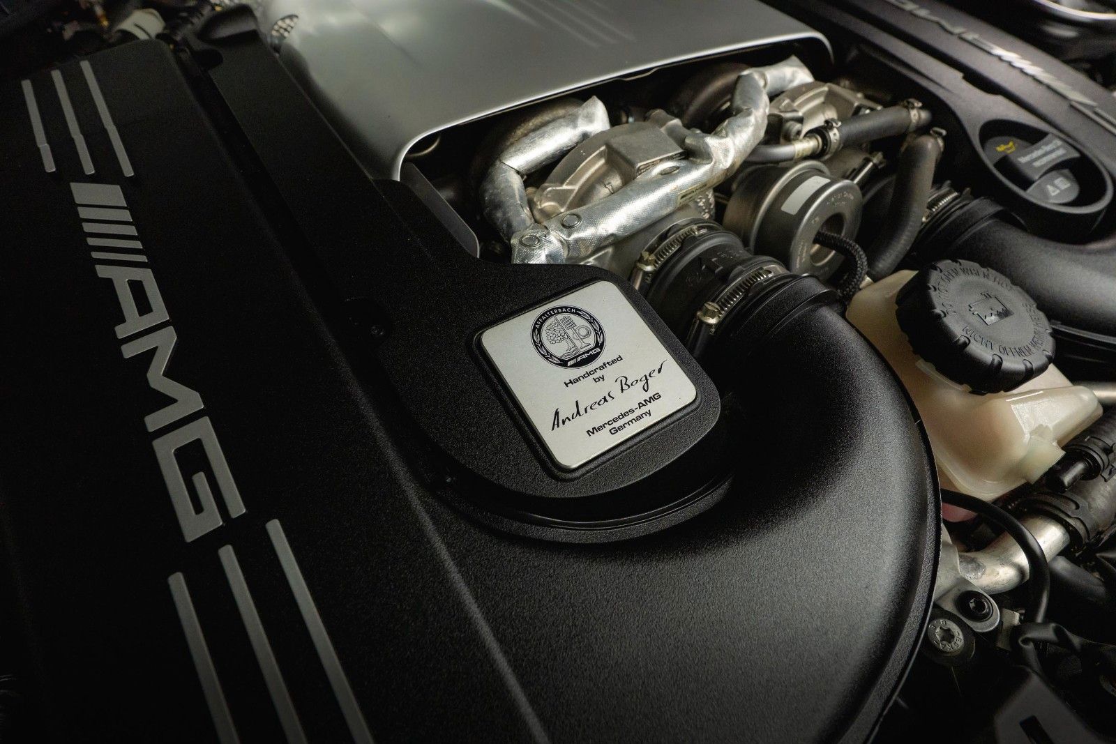 Fahrzeugabbildung Mercedes-Benz C 63 AMG Lim. | BURMESTER | LED | Top Zustand