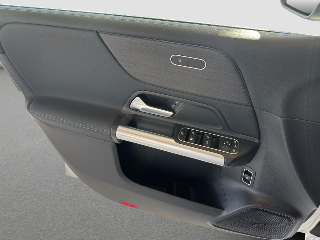 Fahrzeugabbildung Mercedes-Benz B 200 SpurH*AUT*LM*Teilled.