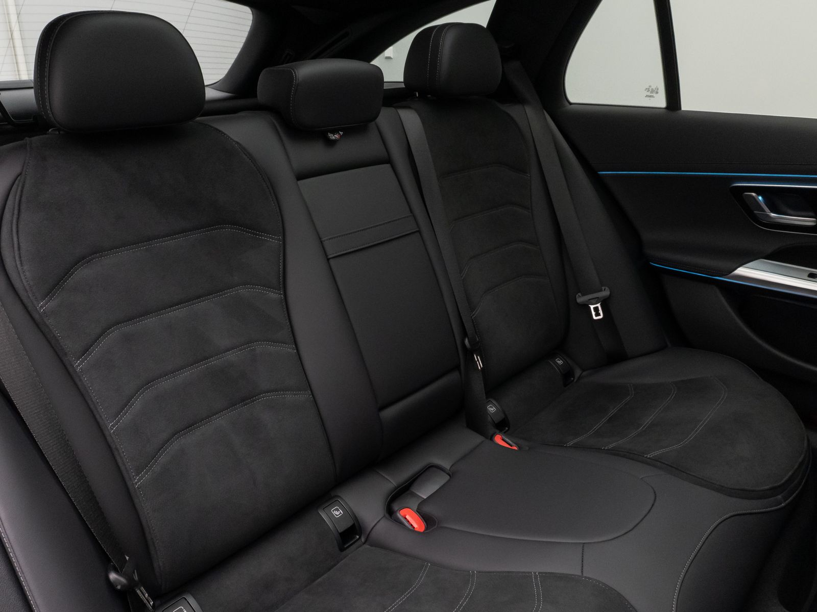 Fahrzeugabbildung Mercedes-Benz E 450d 4Matic AMG Line Advanced+ Pano 360°21Zoll