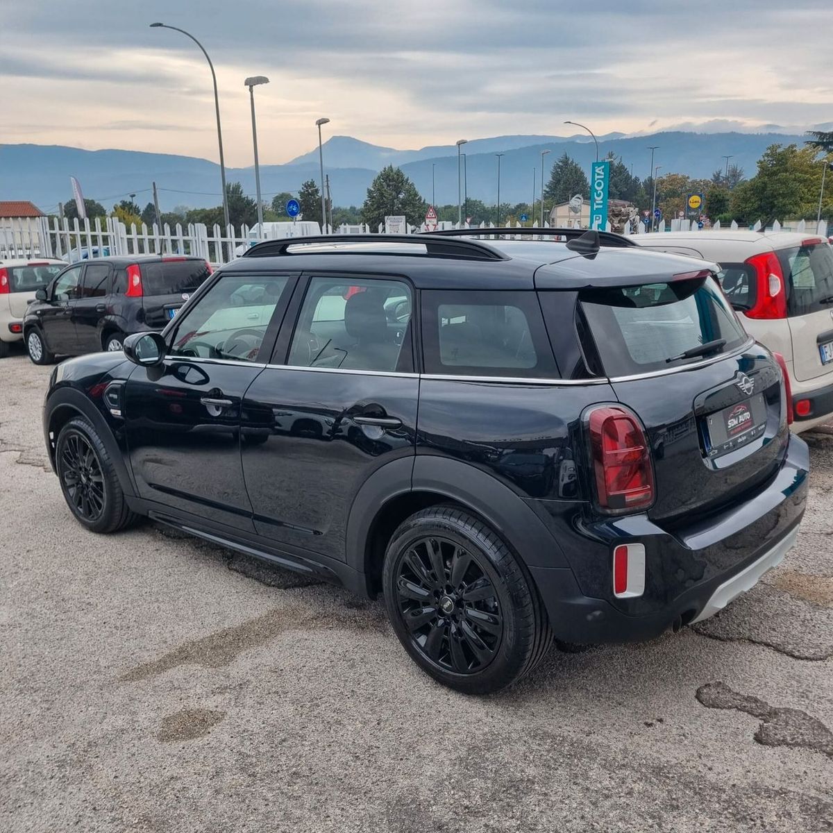 MINI Mini Cooper Countryman 1.5 One D Northwood Editi imagem 2
