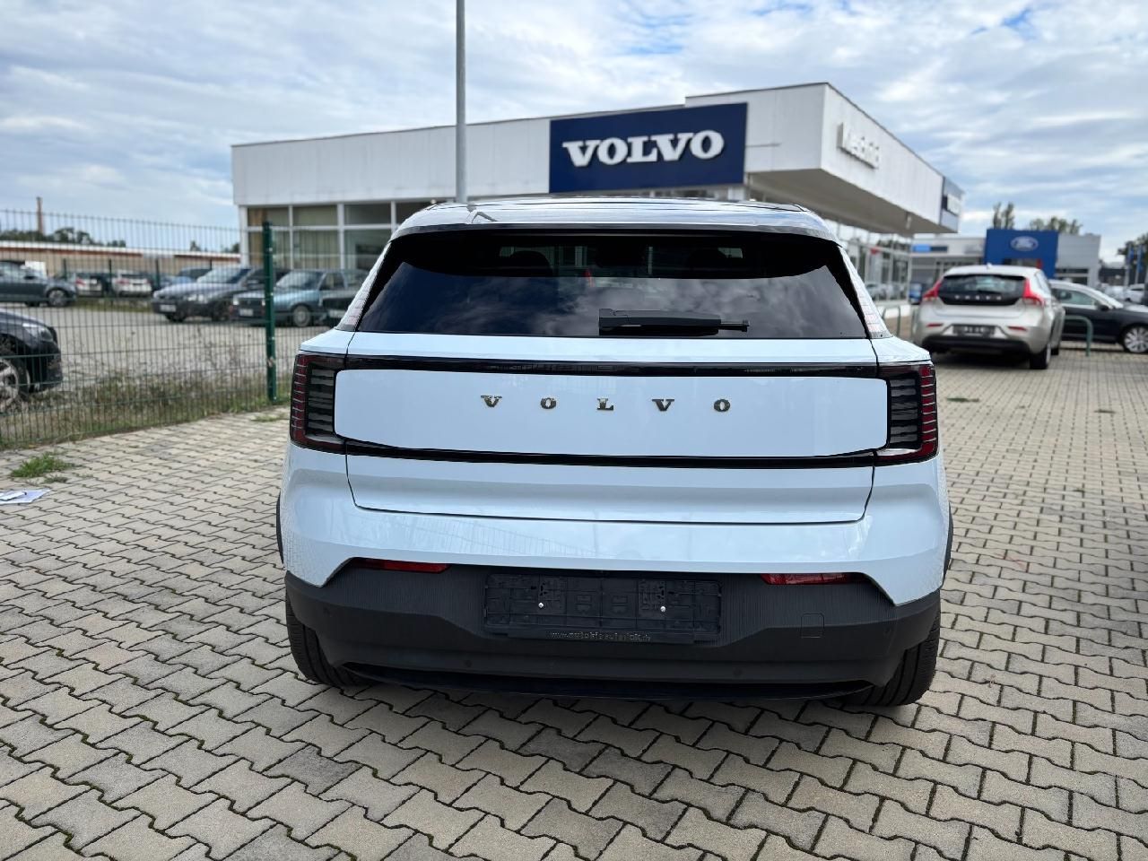 Fahrzeugabbildung Volvo EX30 Performance Pure Electric Ultra AWD