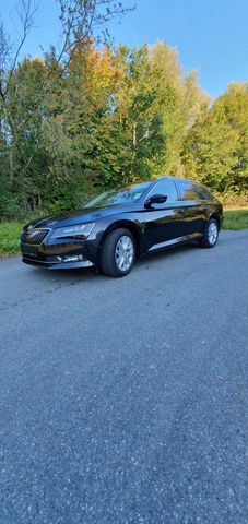 Skoda Superb 2.0TDI Laurin & Klement  Voll...