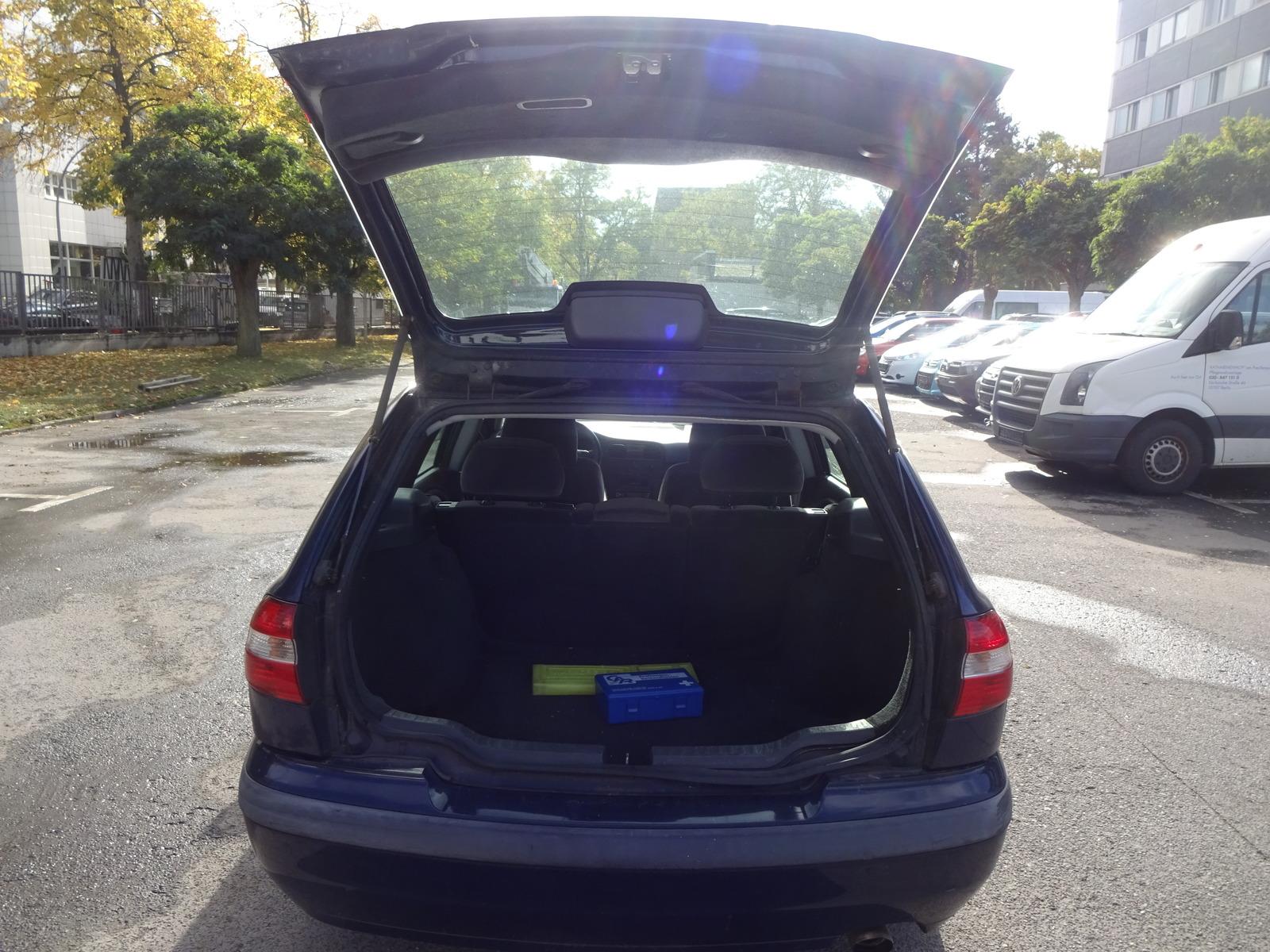 Volvo V40 2006 — photo 9