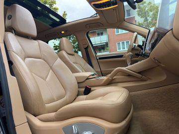 Porsche Cayenne - 7