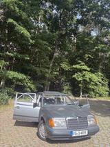 Mercedes-Benz E 230 - graue Mercedes-Benz E 230
