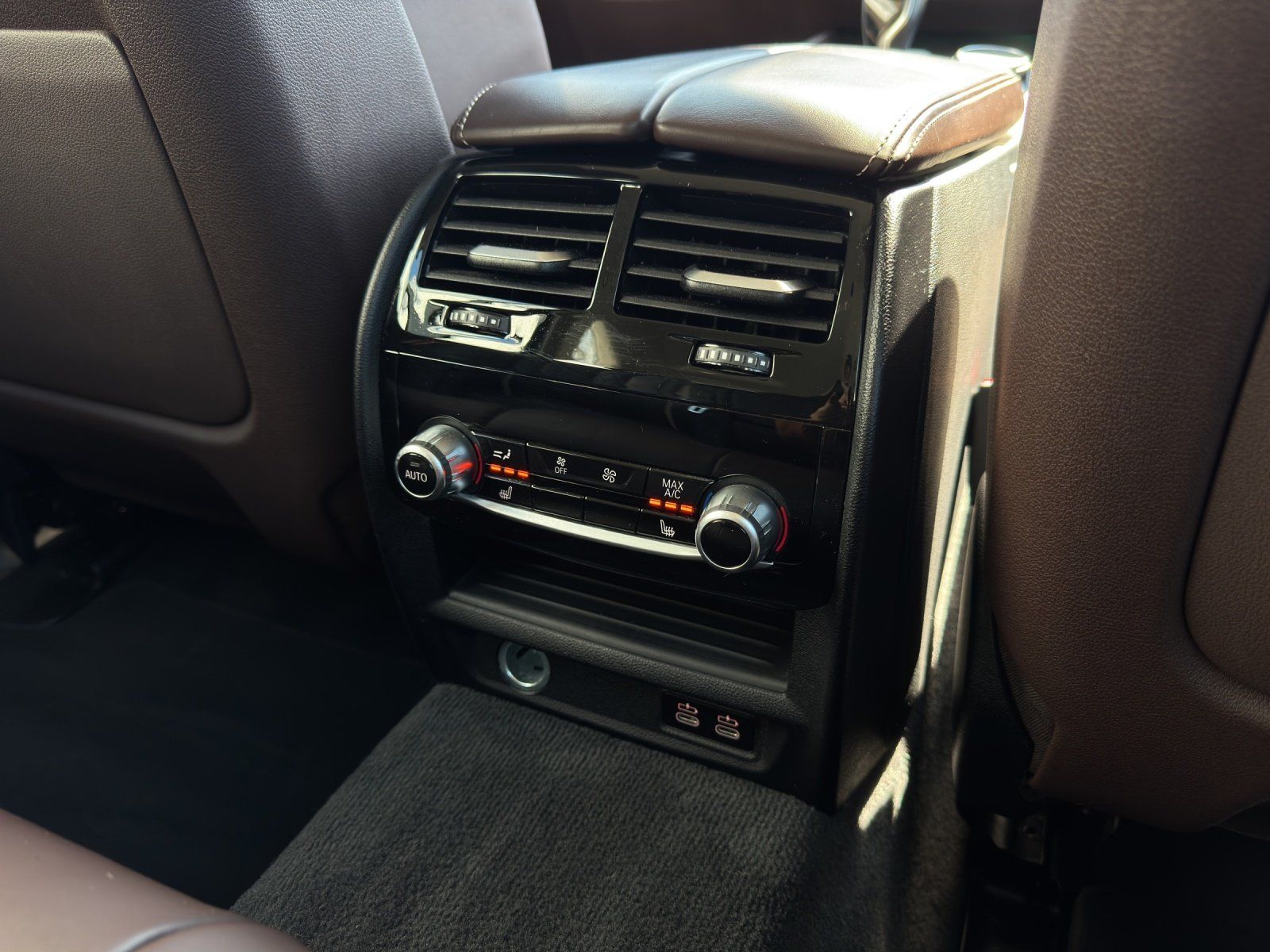 Fahrzeugabbildung BMW 530 d xDrive Luxury Line/KAMERA/ACC/HUD/H&K/