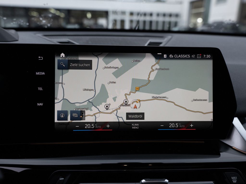 BMW X1 xDrive 20d PANO HUD 360° LED NAVI KAMERA SHZ foto 18